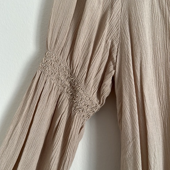 Forever 21 Flowy Boho Long Sleeve Tunic with Button V Cutout Collar - Picture 6 of 12